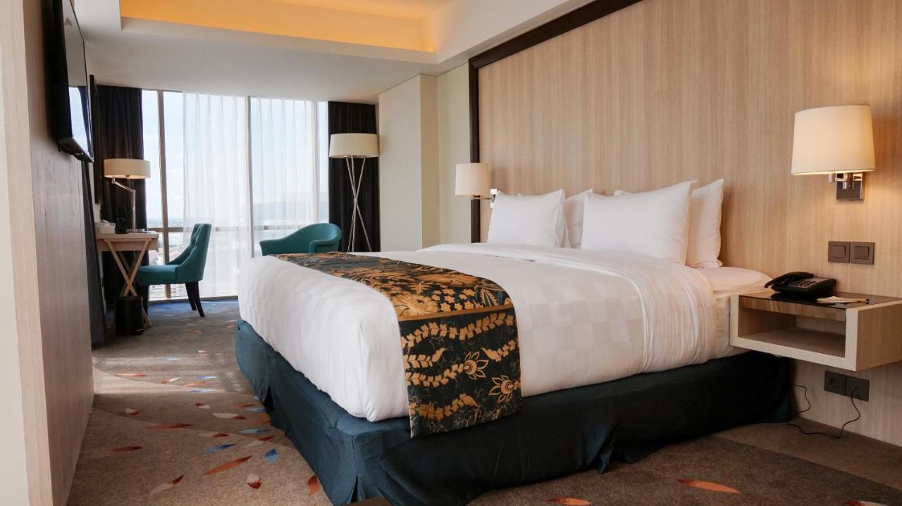 Louis Kienne Hotel Pandanaran Semarang Zewnętrze zdjęcie